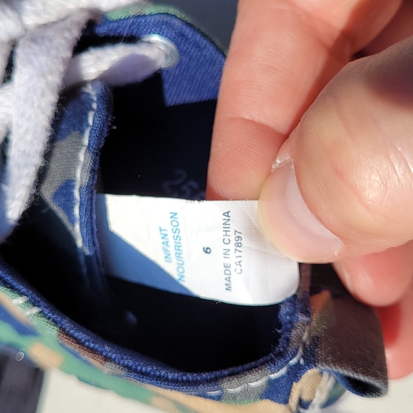 ✅️3/40$ BABY GAP high top shoe - Picture 2 of 8